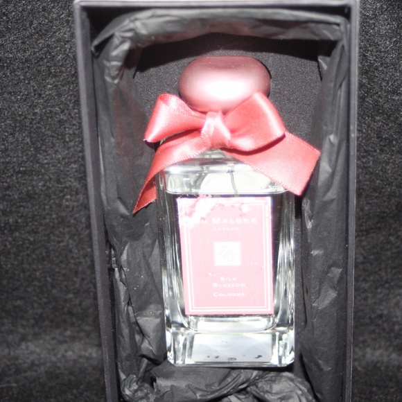 Reduced 66%Label Damage Silk Blossom Cologne NIB - Picture 3 of 7